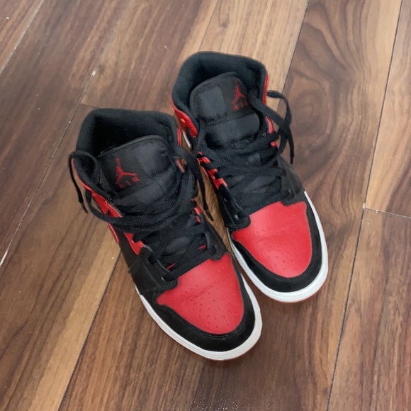 Jordan 1 mid banned 2020 - Picture 2 of 3